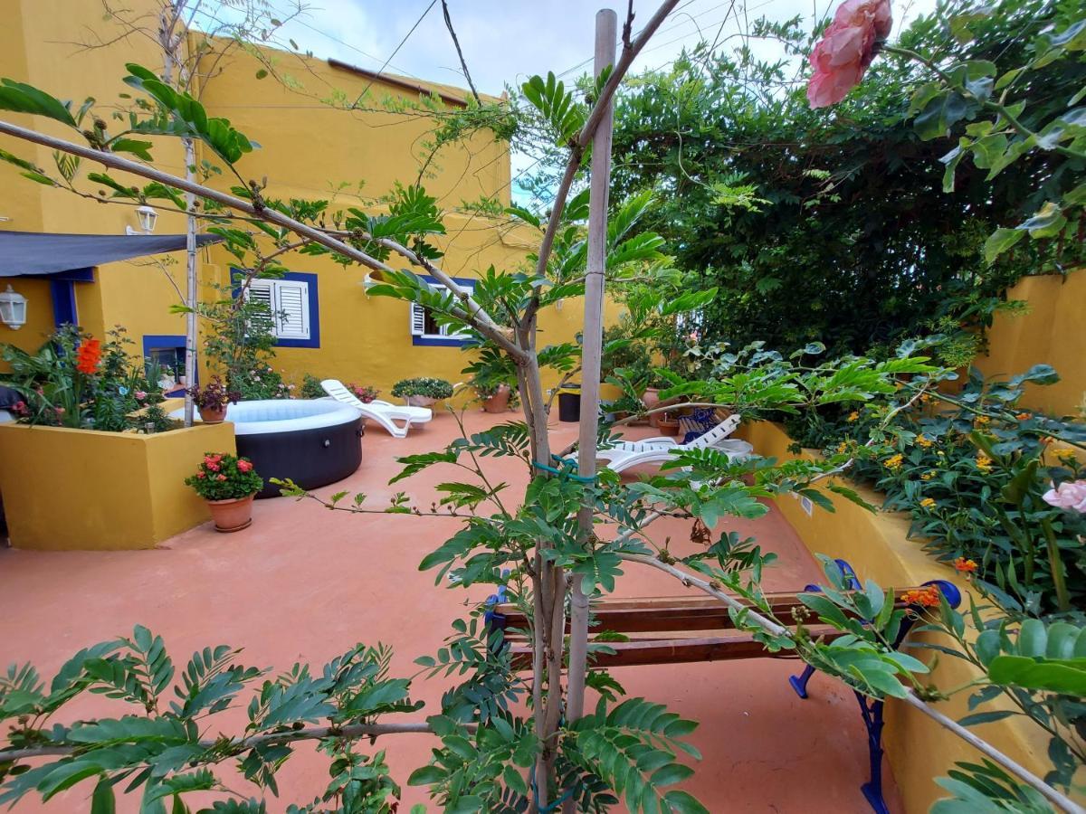 Casa Maestro Lelo - Acogedora Casa Rural Canaria Con Patios Y Jardines De Flores Лас-Пальмас-де-Гран-Канария Экстерьер фото